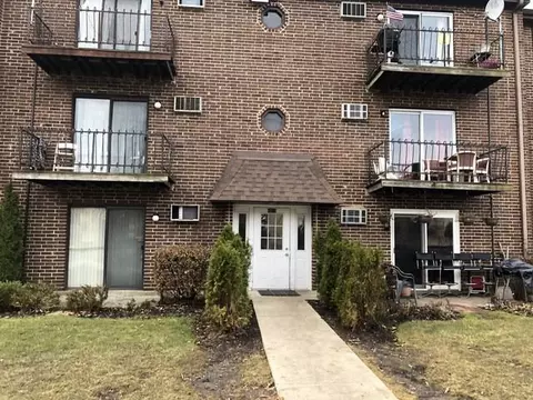 4018 Bonhill #1A, Arlington Heights, IL 60004