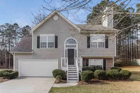 1020 Trotters Farm Rd, Fairburn, GA 30213
