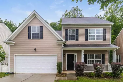 7913 Bushy Creek Dr, Charlotte, NC 28216