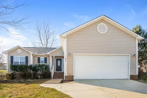 634 Loch Lomond Cir, Concord, NC 28025