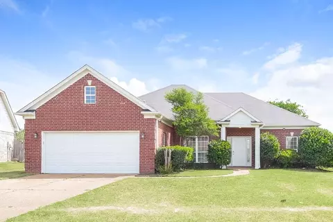 8426 Linda Shore Cv, Southaven, MS 38672