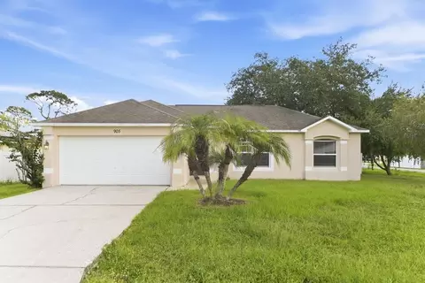 905 Derbyshire Dr, Poinciana, FL 34758
