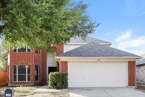 1008 Whistle Stop Dr, Saginaw, TX 76131