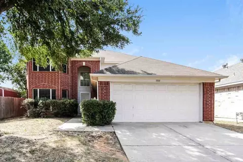 1008 Whistle Stop Dr, Saginaw, TX 76131
