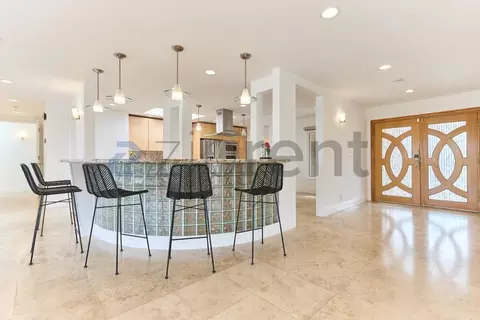 227 Milford Dr, Newport Beach, CA 92625
