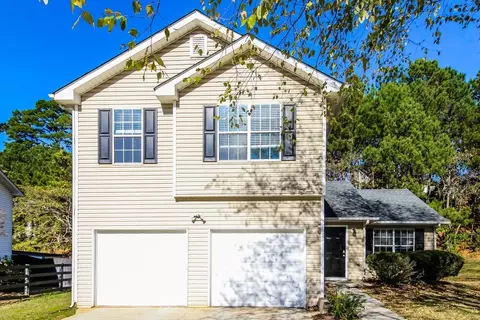 1478 Beech Grove Dr, Hampton, GA 30228