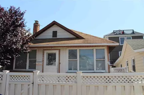 104 Wisconsin St #WHOLE HOUS, Long Beach, NY 11561