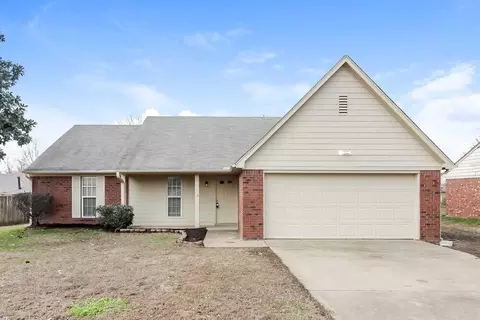 7095 Brandee Dr, Horn Lake, MS 38637