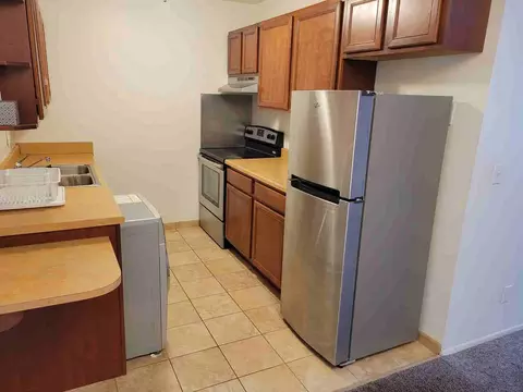 7400 Central St #11, Westland, MI 48185