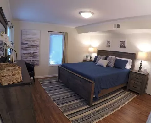 17 Racquet Club Rd, Asheville, NC 28803