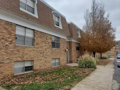 909 S Mattis Ave, Champaign, IL 61821 photo 8
