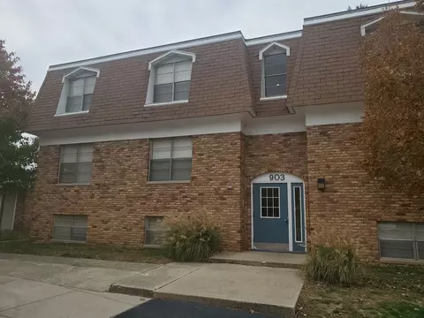 909 S Mattis Ave, Champaign, IL 61821 photo 3