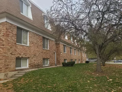 909 S Mattis Ave, Champaign, IL 61821 photo 13