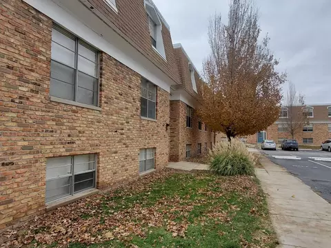 909 S Mattis Ave, Champaign, IL 61821 photo 6