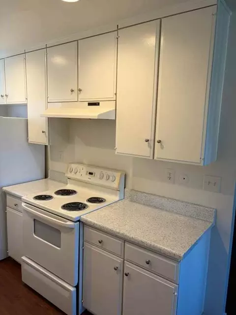 540 S La Veta Park Cir, Orange, CA 92868 photo 11