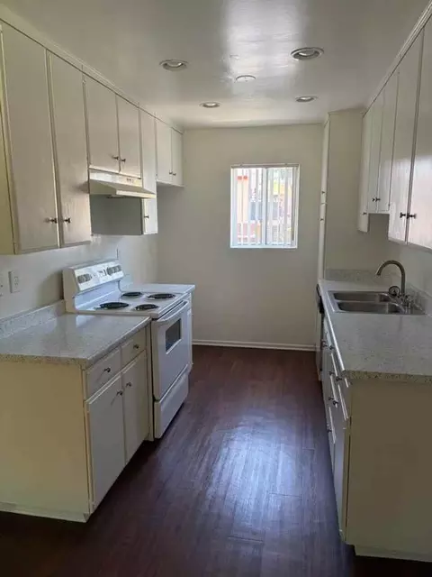 540 S La Veta Park Cir, Orange, CA 92868 photo 7