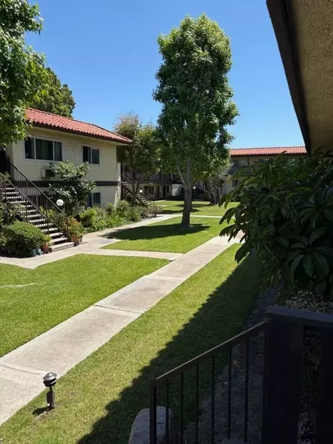540 S La Veta Park Cir, Orange, CA 92868 photo 9