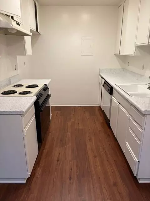 540 S La Veta Park Cir, Orange, CA 92868