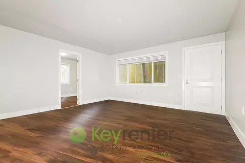 931 N 104th St, Seattle, WA 98133 photo 3