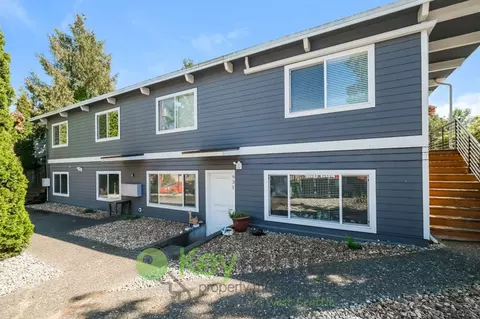931 N 104th St, Seattle, WA 98133