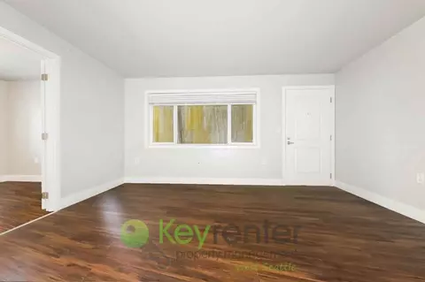931 N 104th St, Seattle, WA 98133 photo 2