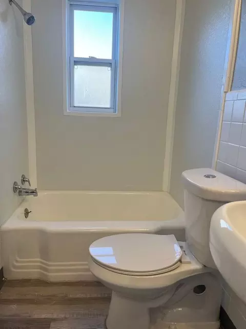 4060 Reading Rd, Cincinnati, OH 45229 photo 8