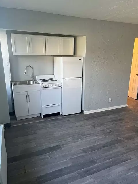 4060 Reading Rd, Cincinnati, OH 45229 photo 2