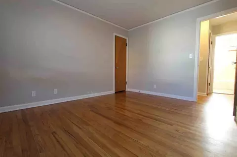 3304 Jackson St, Omaha, NE 68105