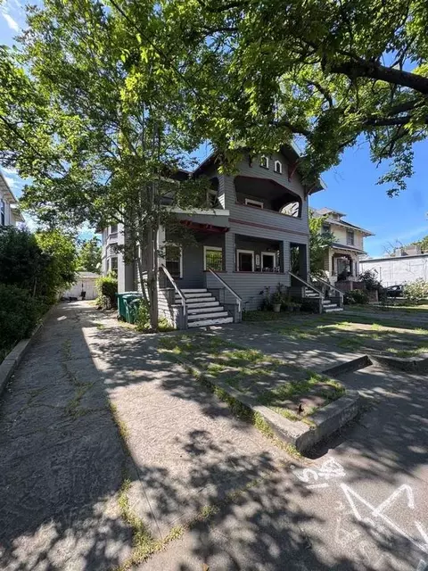 1423 N San Joaquin St, Stockton, CA 95202