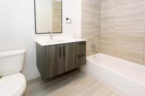 5252 S Cornell Ave, Chicago, IL 60615 photo 18
