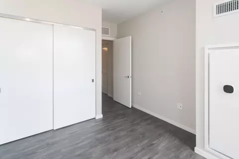 5252 S Cornell Ave, Chicago, IL 60615 photo 17