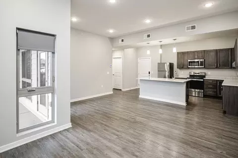 1202 S 177th Plz, Omaha, NE 68130 photo 12