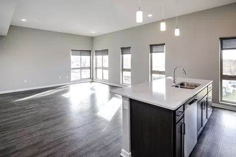 1202 S 177th Plz, Omaha, NE 68130 photo 9