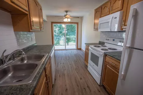 1955 W Old Shakopee Rd, Bloomington, MN 55431 photo 2