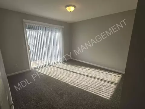 5055 S Washington Rd, Saginaw, MI 48601
