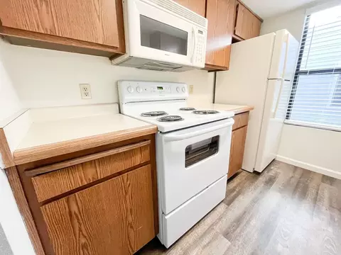 445 W Nees Ave, Fresno, CA 93711