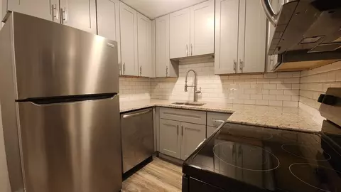 447 W Jefferson Ave, Kirkwood, MO 63122