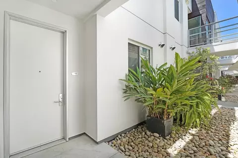 11955 W Washington Blvd, Los Angeles, CA 90066