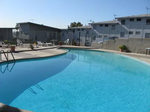10777 Rose Ave, Los Angeles, CA 90034