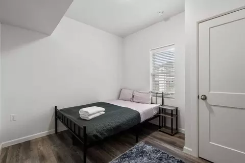 911 W 22nd St, Austin, TX 78705 photo 23