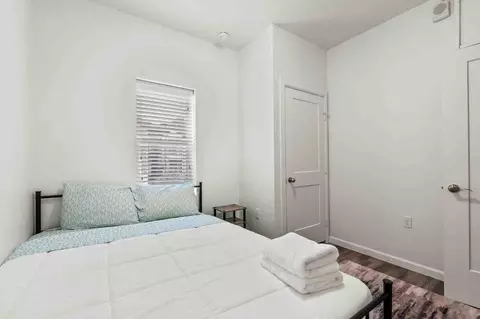 911 W 22nd St, Austin, TX 78705 photo 24