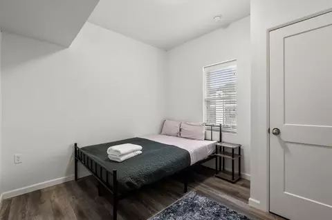 911 W 22nd St, Austin, TX 78705 photo 12