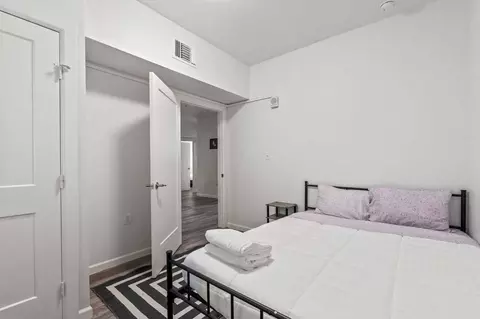 911 W 22nd St, Austin, TX 78705 photo 27