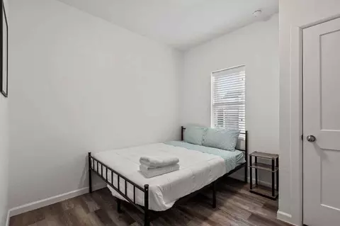 911 W 22nd St, Austin, TX 78705 photo 9