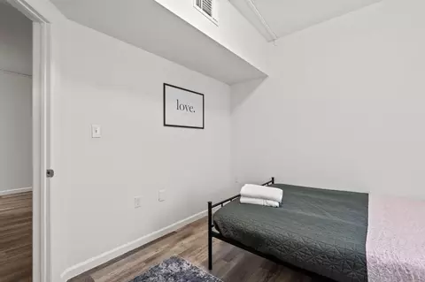 911 W 22nd St, Austin, TX 78705 photo 13