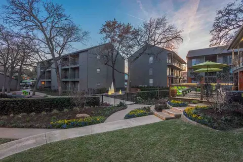 1516 Arbor Town Cir, Arlington, TX 76011 photo 70