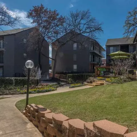 1516 Arbor Town Cir, Arlington, TX 76011 photo 5