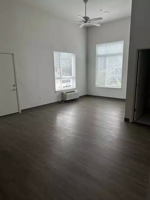 990 Broadway St NE, Salem, OR 97301