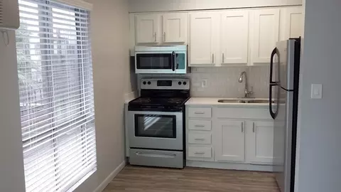 2425 Elmont Dr, Austin, TX 78741 photo 7