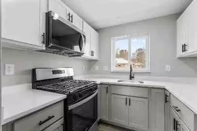 5 Bennett Dr, Stoughton, MA 02072
